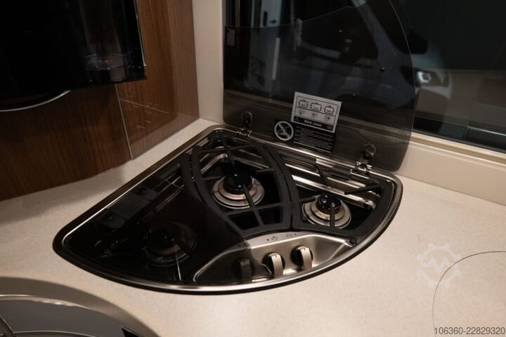 CARTHAGO CHIC-E LINE I 61 XL LE GEBRAUCHTES WOHNMOBIL CARTHAGO CHIC-E LINE I 61 XL LE