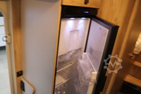 Teilintegriertes Wohnmobil Eura Mobil Profila T 720 EB Mondial Edition