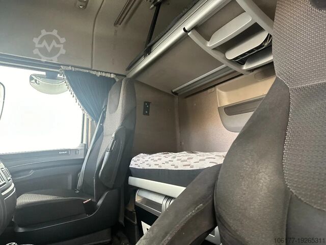 Standard-SZM DAF XF 106.460 SPACECAB