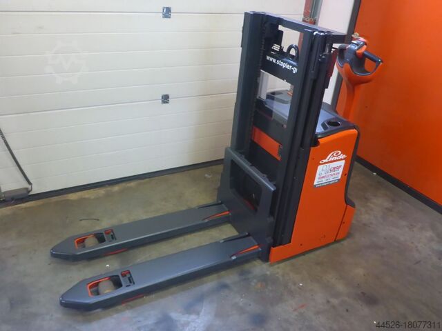 High Lift stacker Linde D08