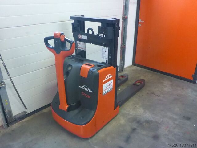 High Lift stacker Linde D08