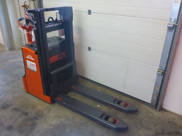 High Lift stacker Linde D08