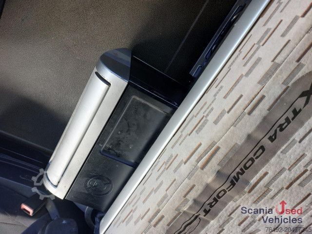 Volume tractor unit DAF XF 460 FT Space Cab Low deck