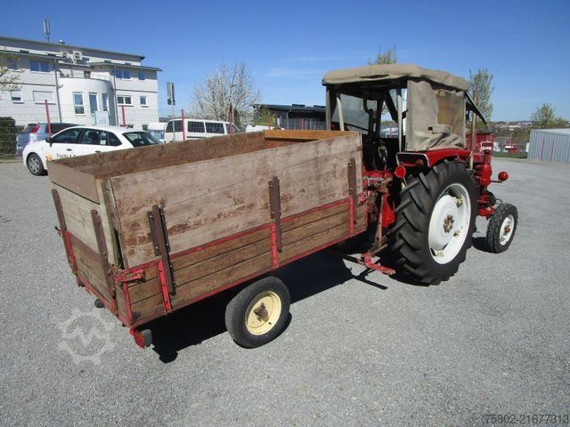 Traktor RENAULT SUPER 6 -R7050- 4xNeu Bereift+mit Anhänger*