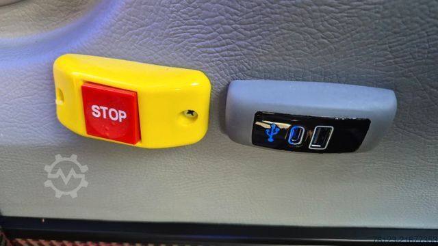 Kleinbus MERCEDES-BENZ 517 / 515 Frontniederflur mit  GSR 3 Systeme