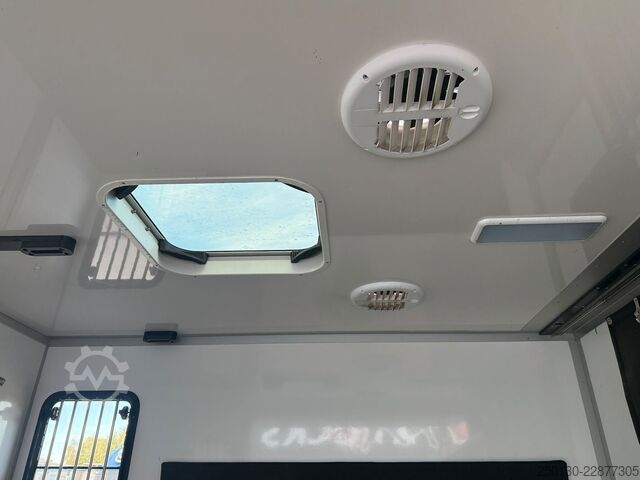 Livestock transporter MERCEDES-BENZ SODIAK HORSE 2 Pferde Luxus Sprinter