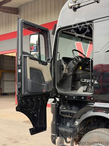 Heavy-duty truck MAN TGX 33.640 6x4BL SA MEILLER/ACC/AEBS/RETARDER