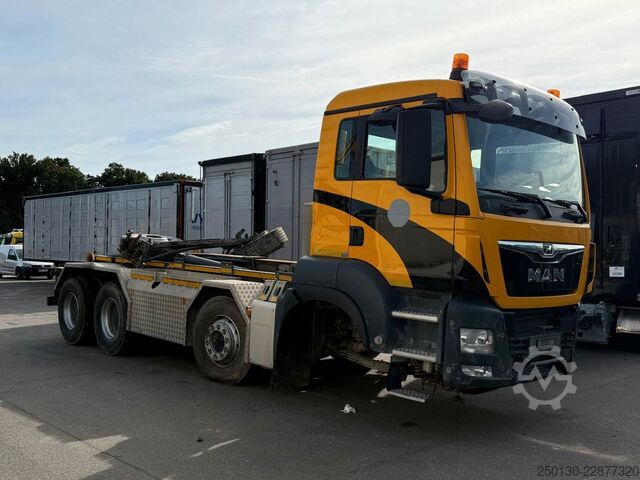 Abrollkipper MAN TGS 37.500 8x4BB Abroller *Unfall* Retarder/Navi