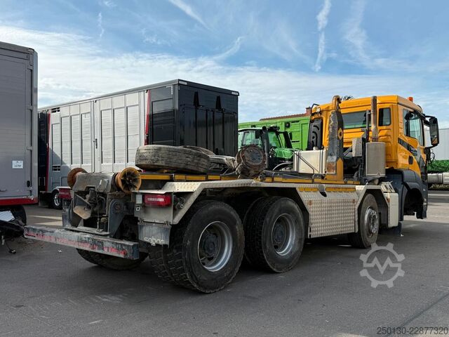 Abrollkipper MAN TGS 37.500 8x4BB Abroller *Unfall* Retarder/Navi