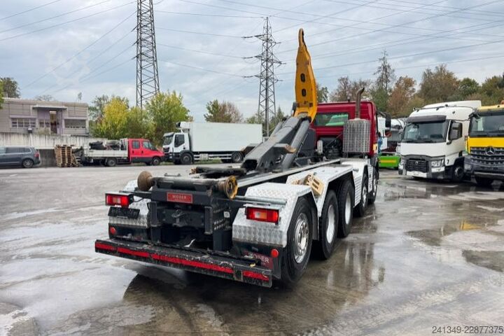 Abrollkipper VOLVO FMX-540 10x4 Moser