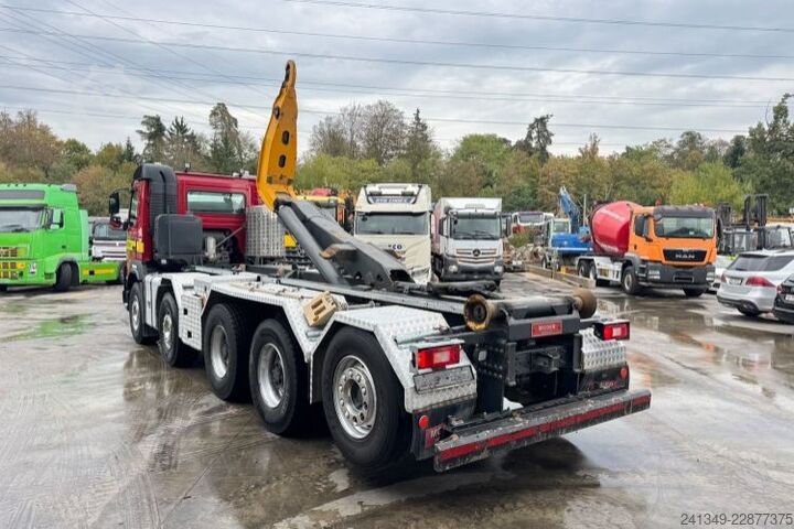 Abrollkipper VOLVO FMX-540 10x4 Moser