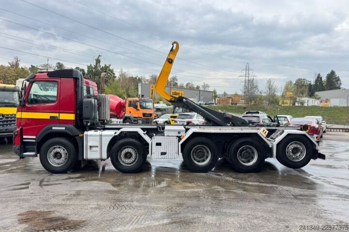 Abrollkipper VOLVO FMX-540 10x4 Moser