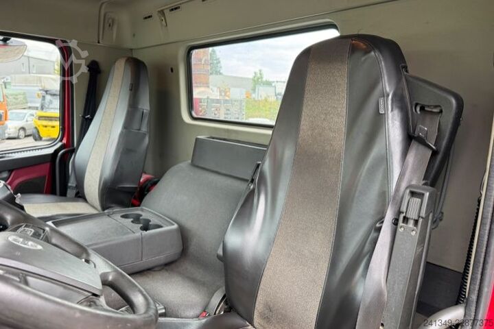 Abrollkipper VOLVO FMX-540 10x4 Moser