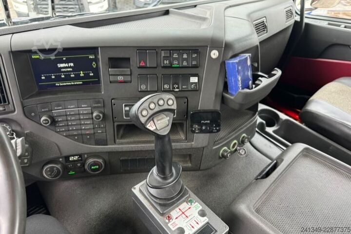 Abrollkipper VOLVO FMX-540 10x4 Moser