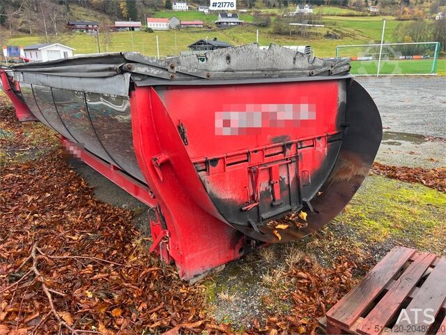 Construction equipment  BFAB asphalt tank w/ manual canopy