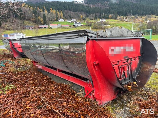 Construction equipment  BFAB asphalt tank w/ manual canopy