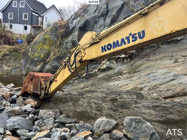 Crawler excavator Komatsu pc210lc-8 excavator w/ tooth bucket