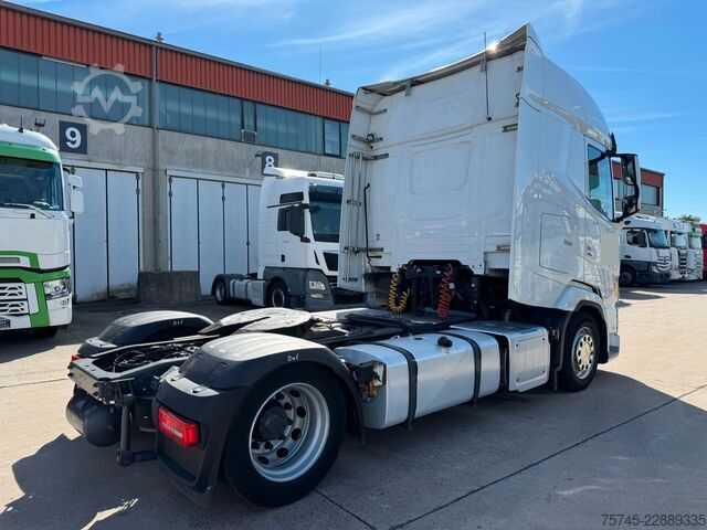 Volume tractor unit DAF XG 530 * RETARDER * STANDKLIMA * VER. SATTEL *