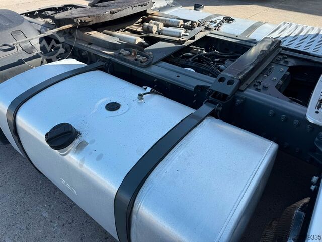 Volume tractor unit DAF XG 530 * RETARDER * STANDKLIMA * VER. SATTEL *