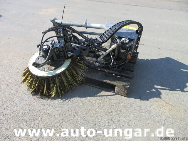 Kehrmaschine Mathieu MC210 Frontbesen mit Aufnahme 3. Besen