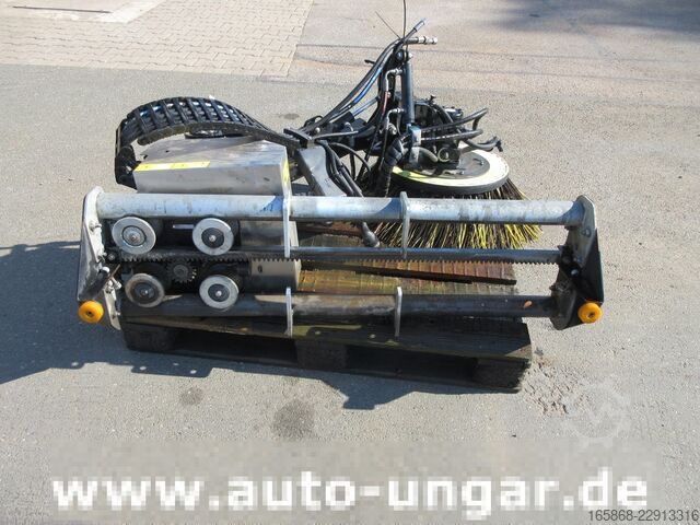 Kehrmaschine Mathieu MC210 Frontbesen mit Aufnahme 3. Besen