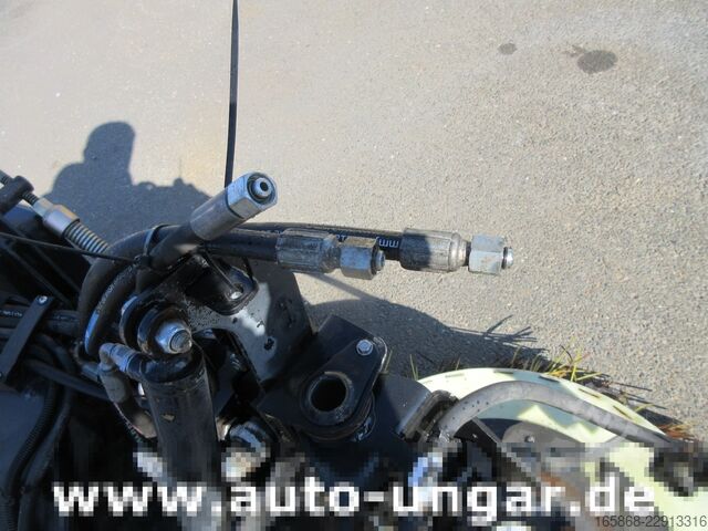 Kehrmaschine Mathieu MC210 Frontbesen mit Aufnahme 3. Besen