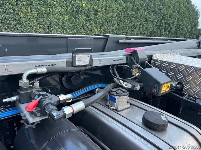 Roll-off tipper truck SCANIA SCANIA G440 SCARRABILE NUOVO PNEUMATICO POSTERIORE