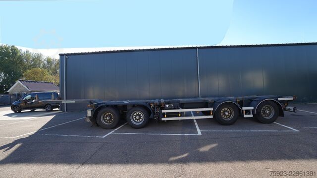 Container transportation D-tec 4 axle breaker container chassis