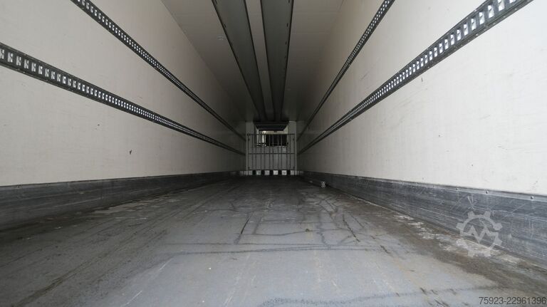 Refrigerated/frozen transport Chereau 3 axle frigo trailer