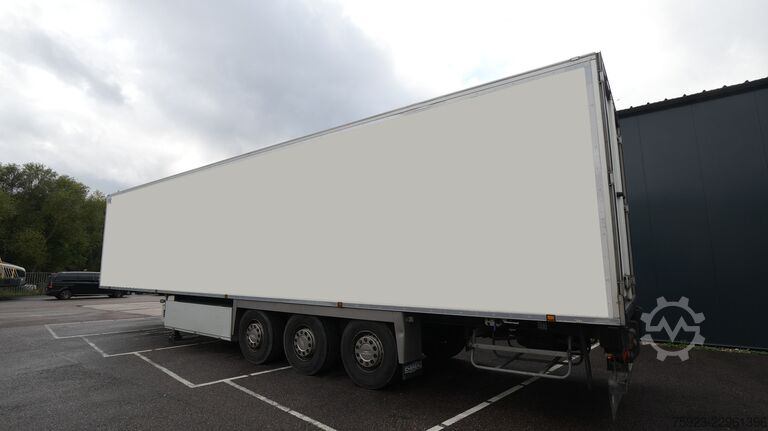 Refrigerated/frozen transport Chereau 3 axle frigo trailer