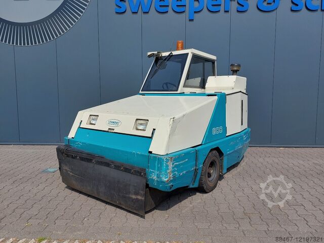 Kehrmaschine Tennant 800