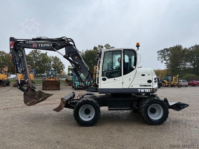 Mobile excavator TEREX TW 110, Verstellausleger, Pratzenabstützung