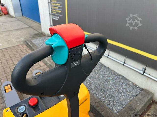 VS-22083 Electric Block Pallet Handler Jungheinrich EJE M13 JUNGHEINRICH EJE M13