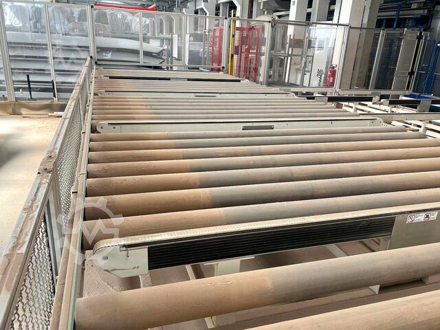 Roller conveyor for transporting sandwich panels Lewex Beförderung Sandwichpanele