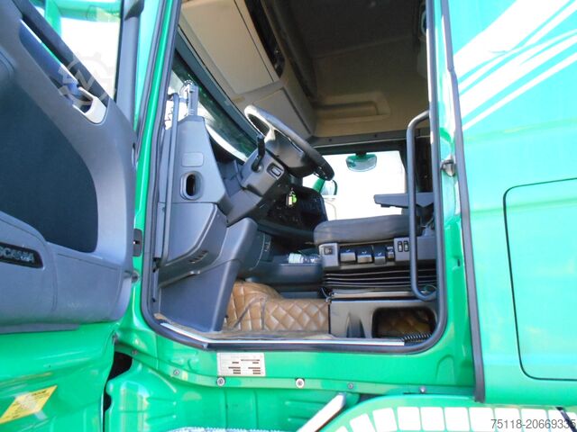 Truck with flatbed and tarpaulin SCANIA R450 6x2 CENTINA + SPONDA