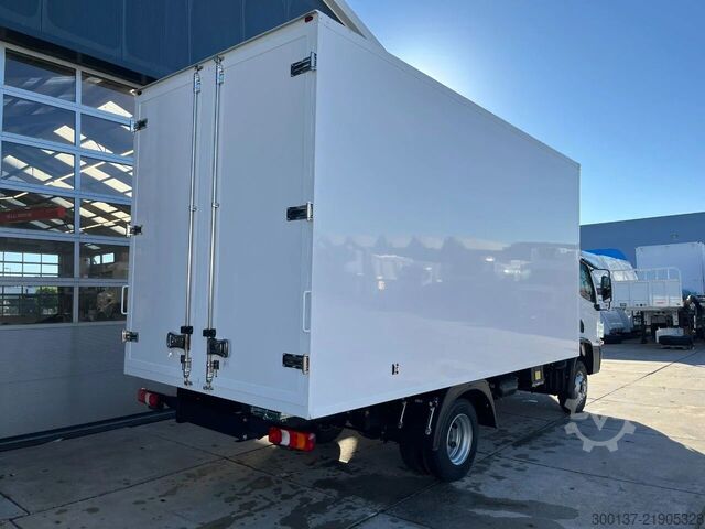 Box body Mercedes-Benz Accelo 915 4x2 Closed Cargo Truck
