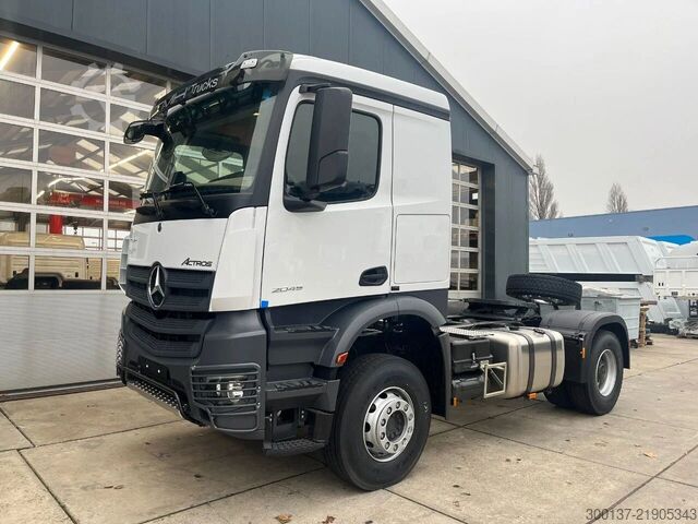 Mercedes-Benz Actros 2045 S 4x2 Tractor Head Mercedes-Benz Actros 2045 S 4x2 Tractor Head