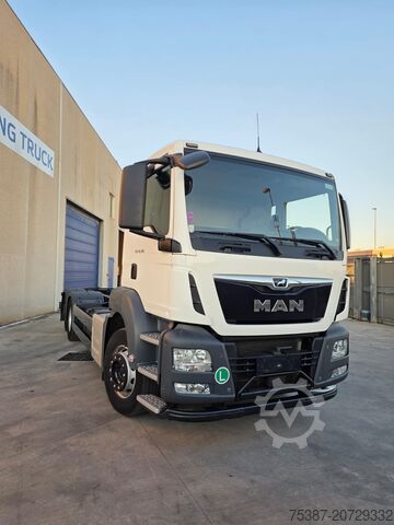 Truck chassis MAN TGS 26.360