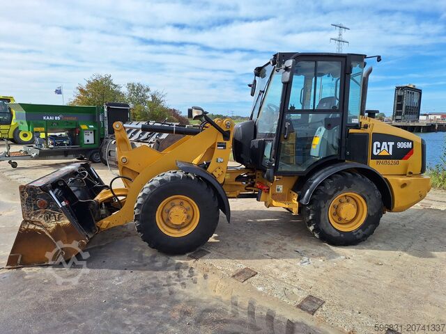Wheel loader Caterpillar 906M