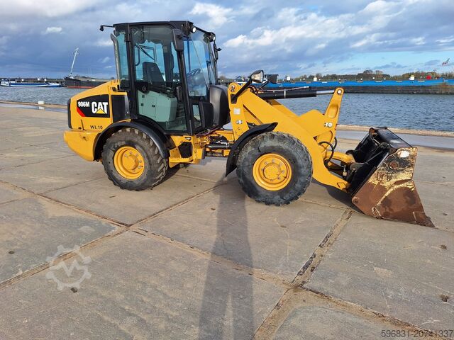 Wheel loader Caterpillar 906M
