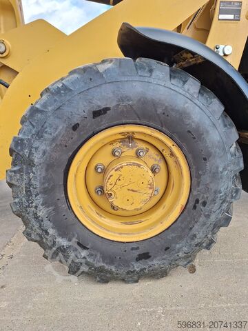 Wheel loader Caterpillar 906M