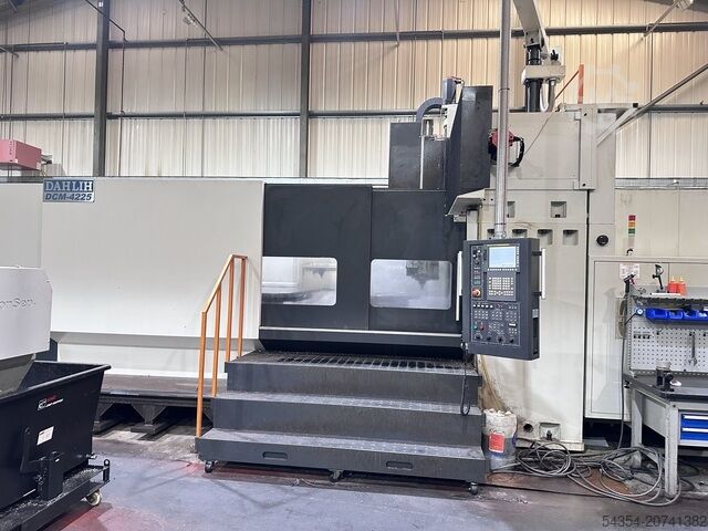 Doppelständiges Bearbeitungszentrum Dahlih DCM 4225