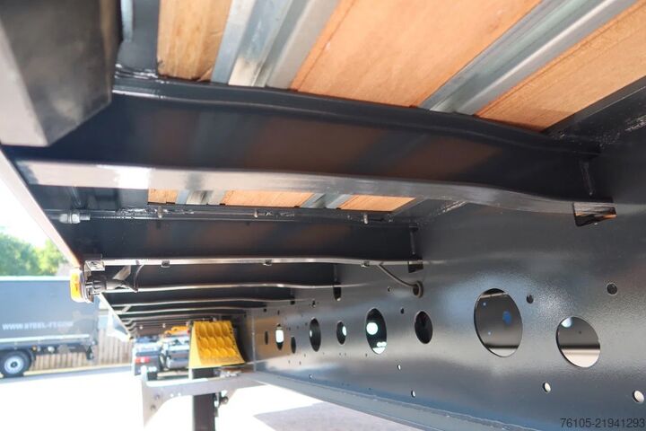 Koffer Wielton 3 Asser. Gesloten met Dhollandia klep 2500 kg L...