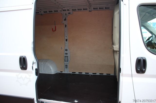 Kastenwagen FIAT Ducato 35 L2H2 180  Automatik Kamera Navi