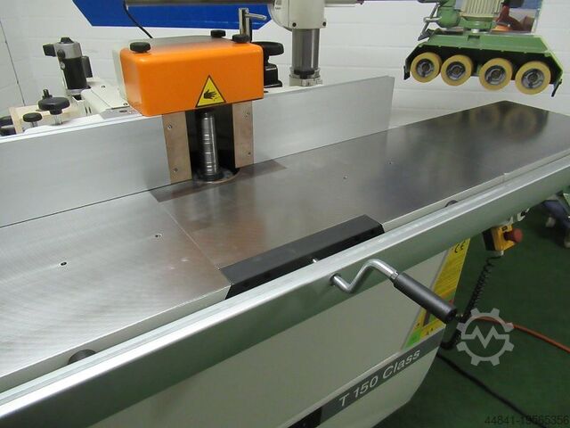 Swivel spindle milling machine  