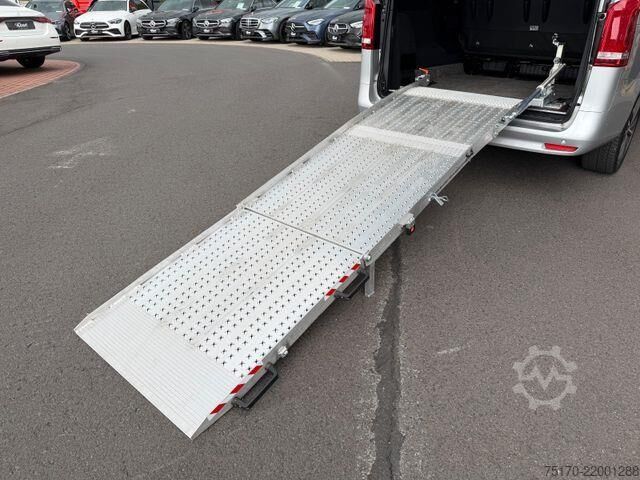 Kleinbus Mercedes-Benz Vito 116 CDI Tourer 9G Laderampe Stdheiz LED