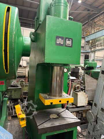 Hydraulische Presse VEB Vema PYE 100 S/1M