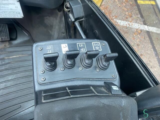 Forklifts Diesel Yale GDP 120 DC 2013 Fork positioner Yale GDP 120 DC