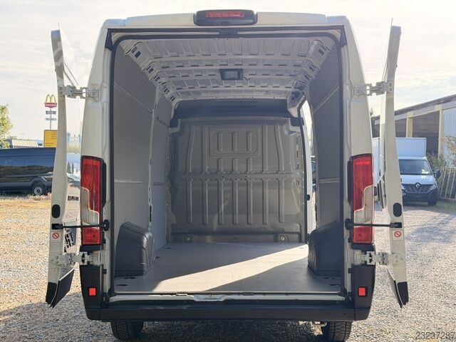High-roof long-wheelbase panel van Peugeot Boxer 35 L4H2 140 KlimaKameraTempo Navi