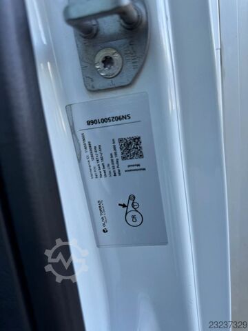 Refrigerator body van IVECO Daily 35S16 Tiefkühlkoffer mit Ladebordwand